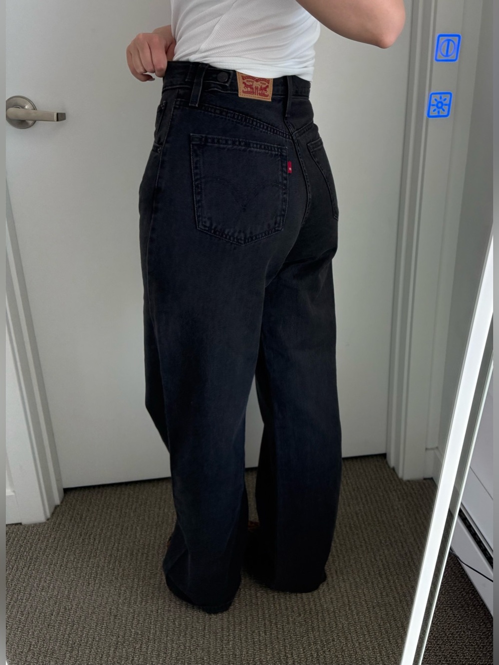 CINCH BAGGY LIGHTWEIGHT WOMEN'S JEANS SIZE 27x31 - Picture 2 of 6
